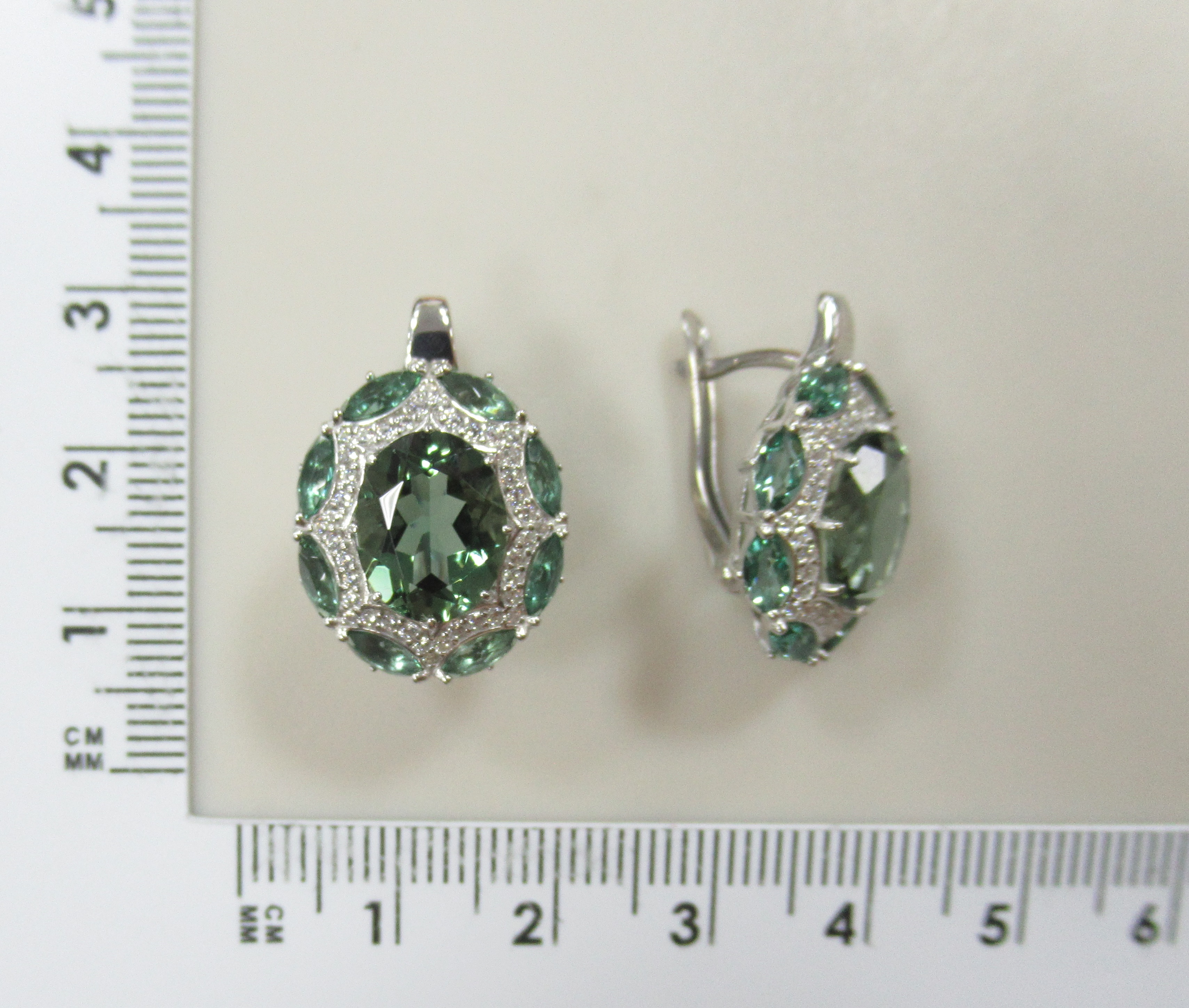 Серебряные серьги с празиолитами